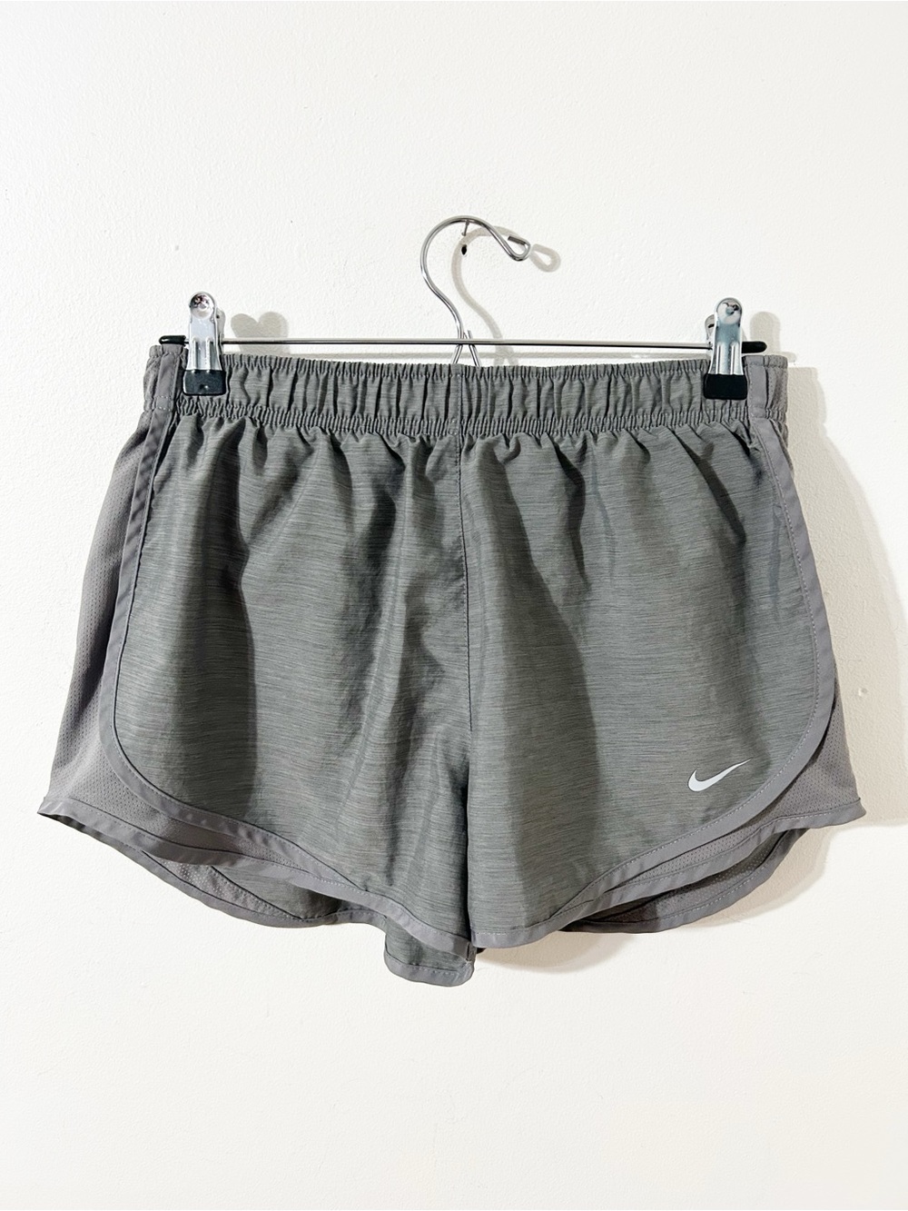 Nike Dri-FIT Heathered Grey Running Shorts Size Medium Lining